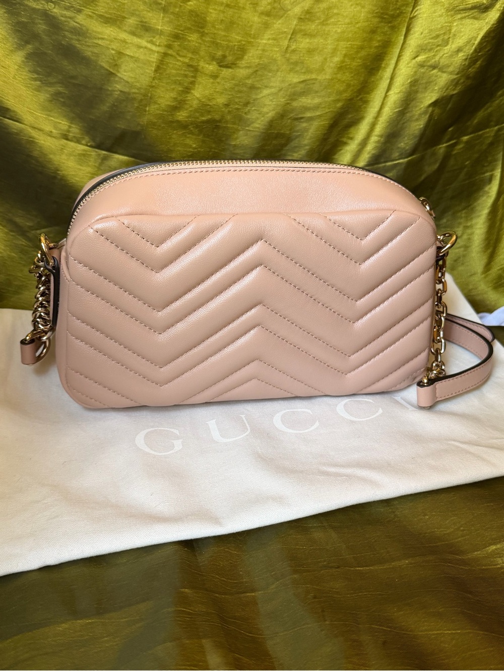 Gucci GG Marmont Small Camera Bag in Pink Beige Leather - Picture 2 of 11